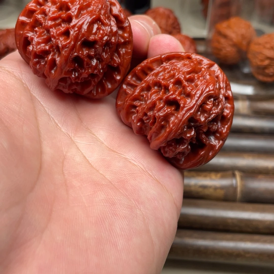 【闪购商品】文玩核桃把件三角白43430