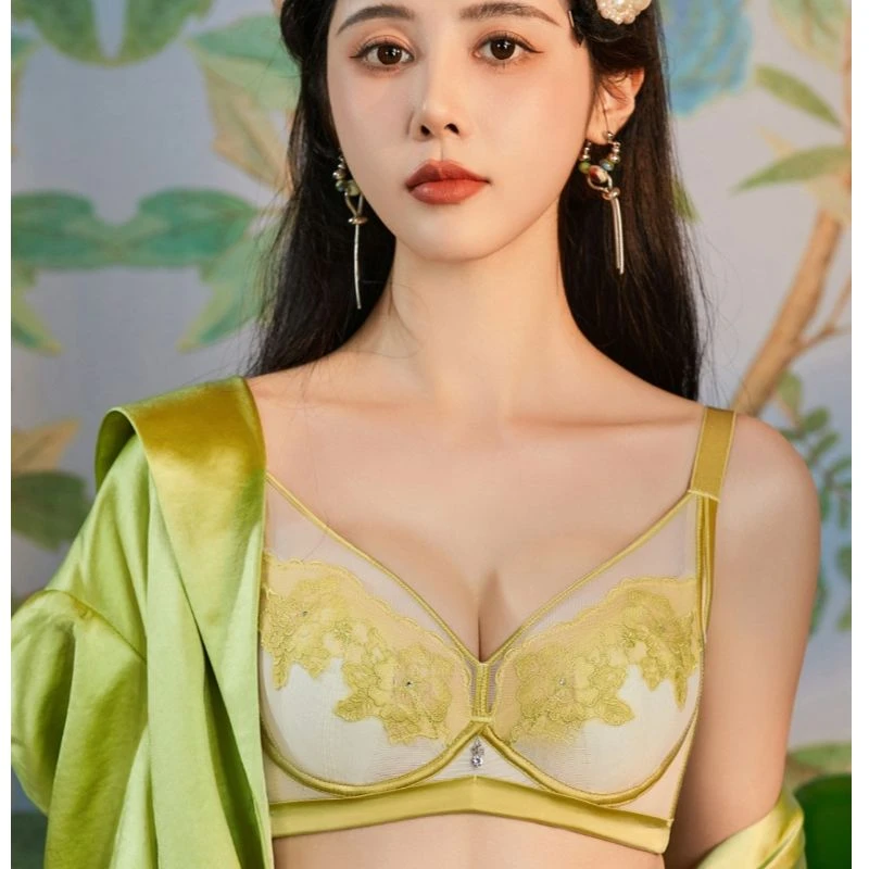 【米兰】深V性感水晶杯兔耳朵杯软钢圈收副乳聚拢女士文胸