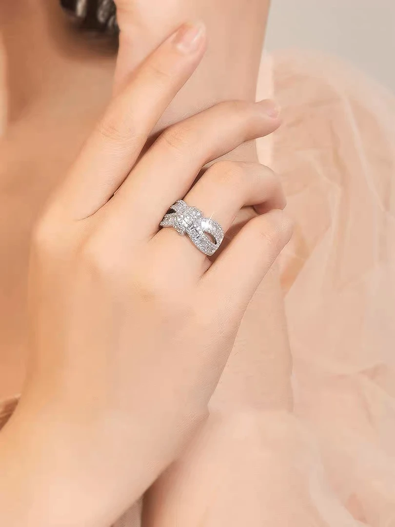 QANNA【75分 绳结蝴蝶结】18K金轻奢满钻经典款钻石戒指AC