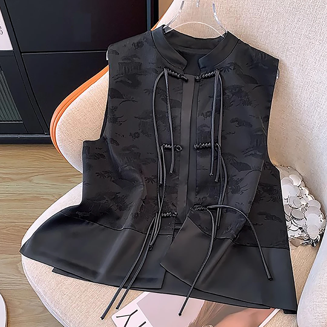 叠穿夏季新款黑色高级感背心坎肩网红爆款新中式盘扣女式马甲外套