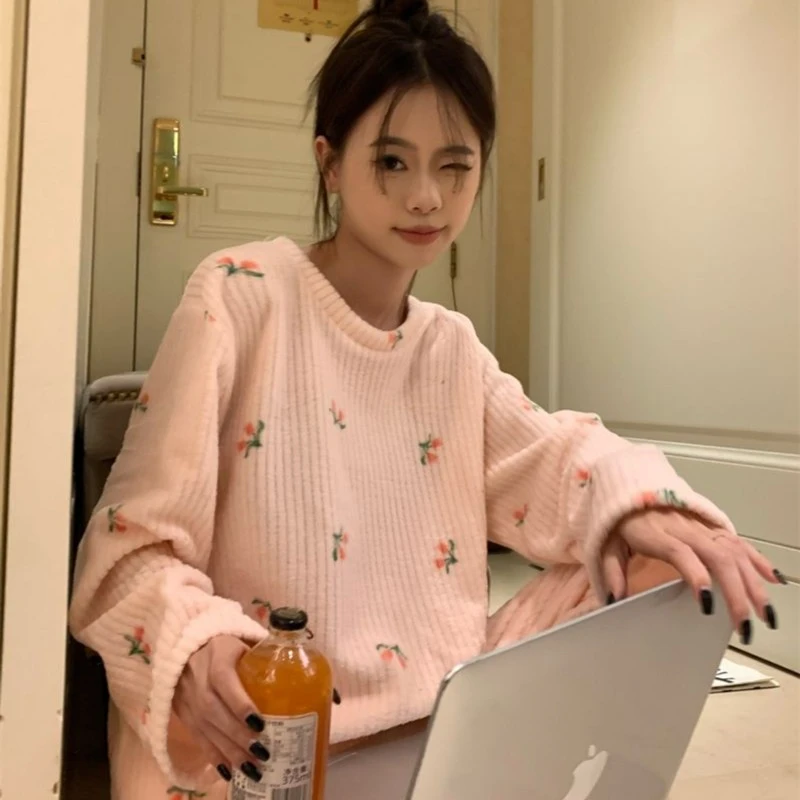 珊瑚绒新款卡通冬季睡衣女可外穿2024新款宽松慵懒风家居服套装
