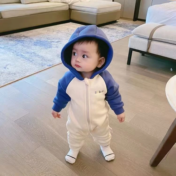 男婴儿连体衣外出连帽满月周岁新生儿加绒卫衣春秋冬女宝宝哈衣