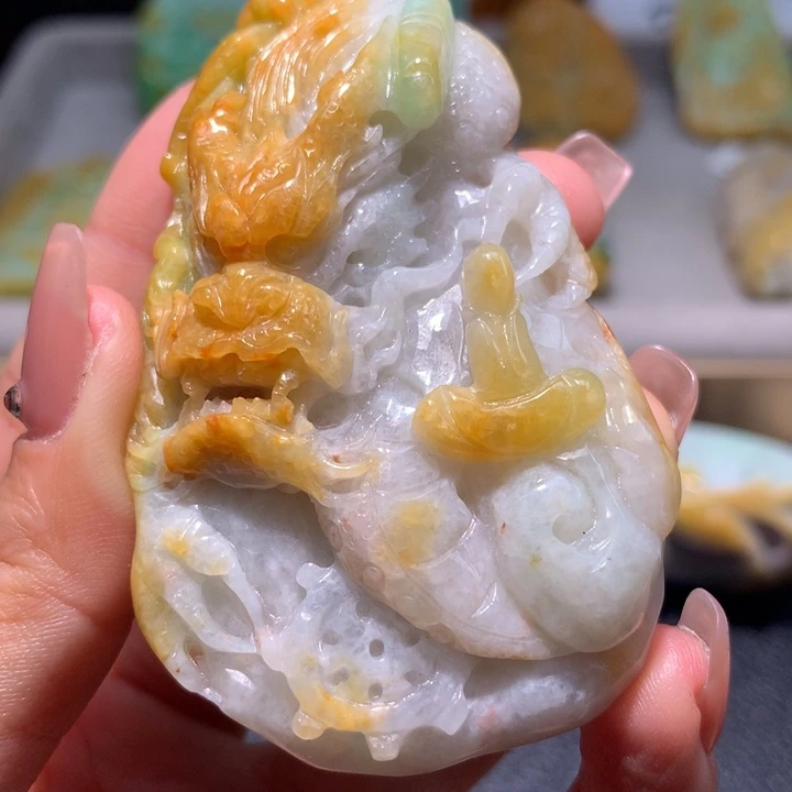 翡翠挂件未镶嵌翡翠