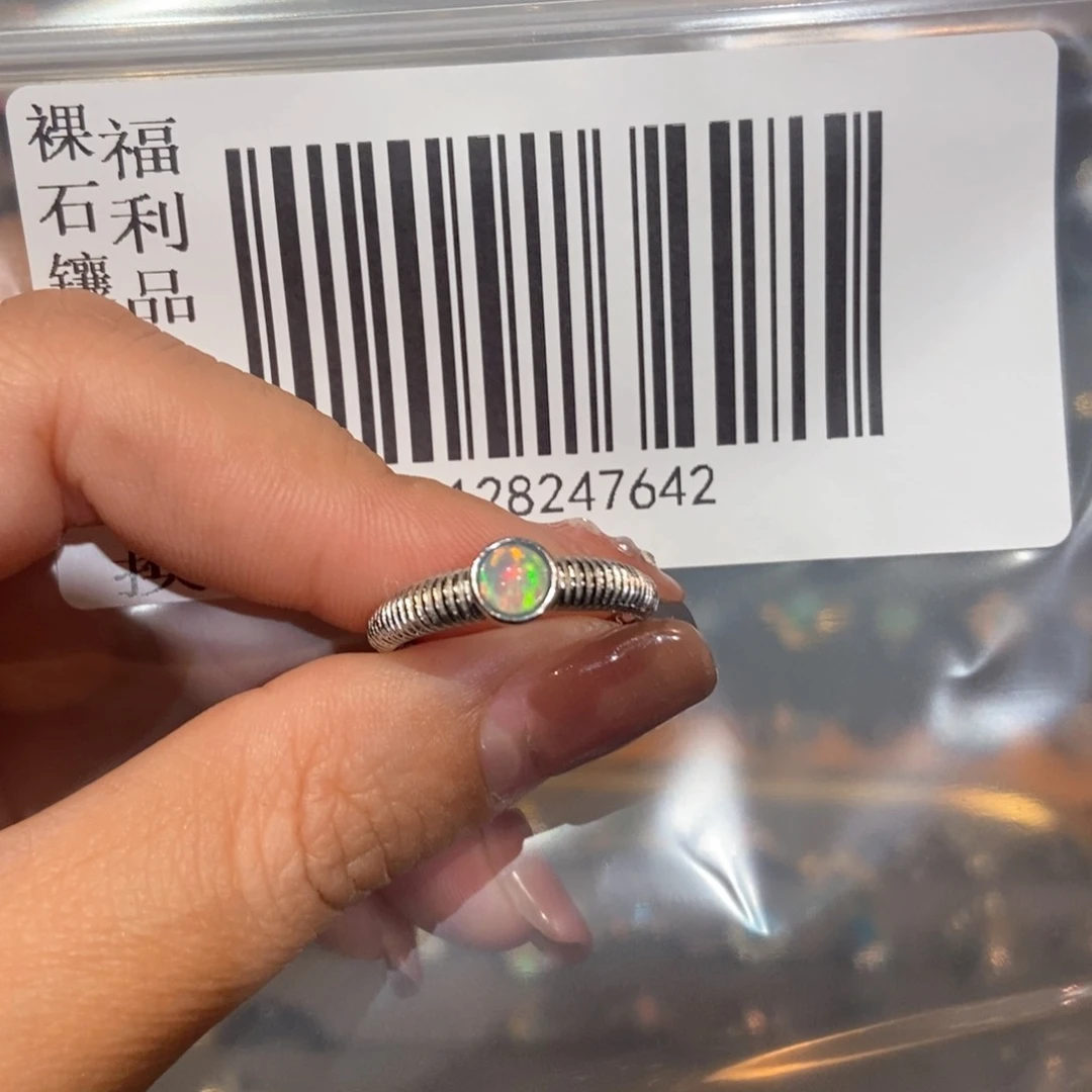欧泊欧泊戒指银S925镶嵌啦****啦