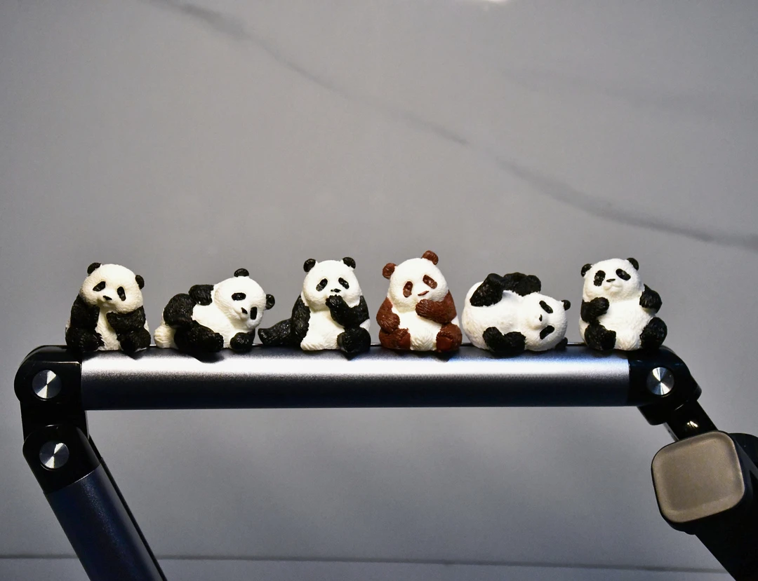 立体创意熊猫公仔摆件桌面车载饰品diy赠透明无痕胶