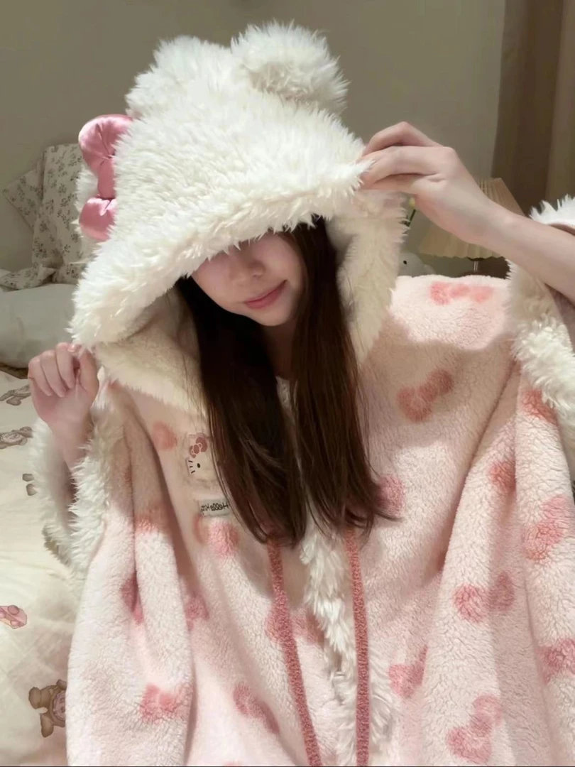 秋冬新款卡通可爱粉色凯蒂猫毛绒加厚刺绣连帽睡衣睡袍家居服套装