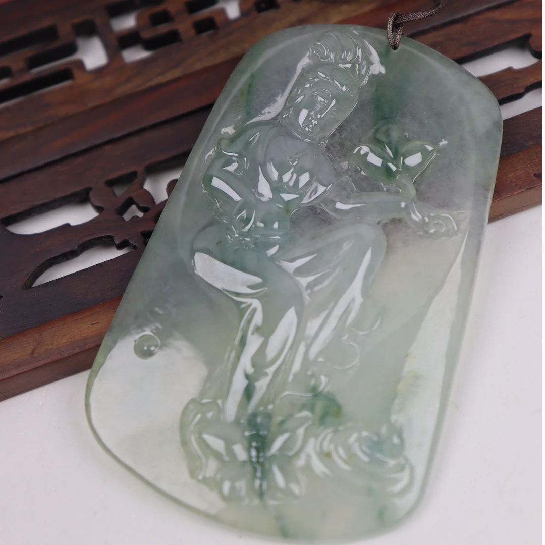 缅甸天然翡翠观音挂件 手持莲花 动作柔美