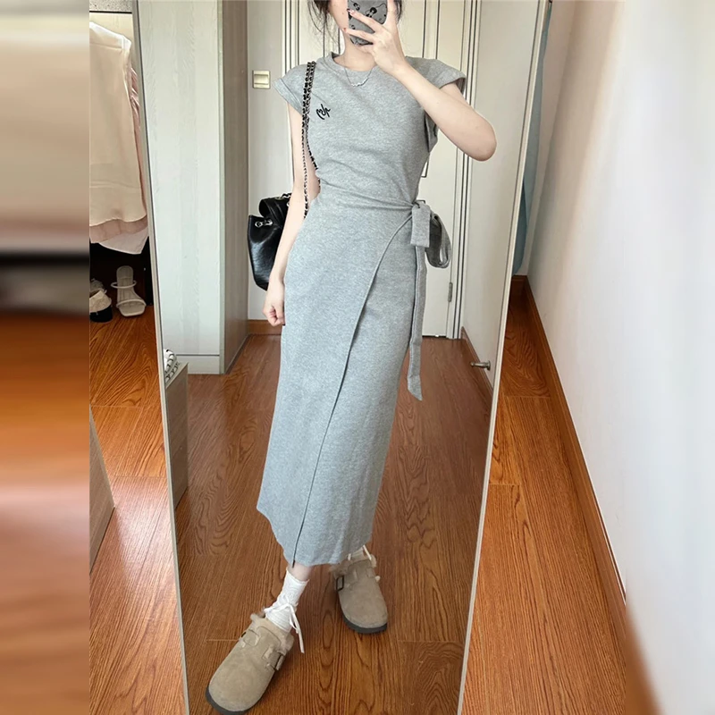 茶歇法式灰色收腰显瘦连衣裙子女夏季2024新款小个子梨形长裙2069