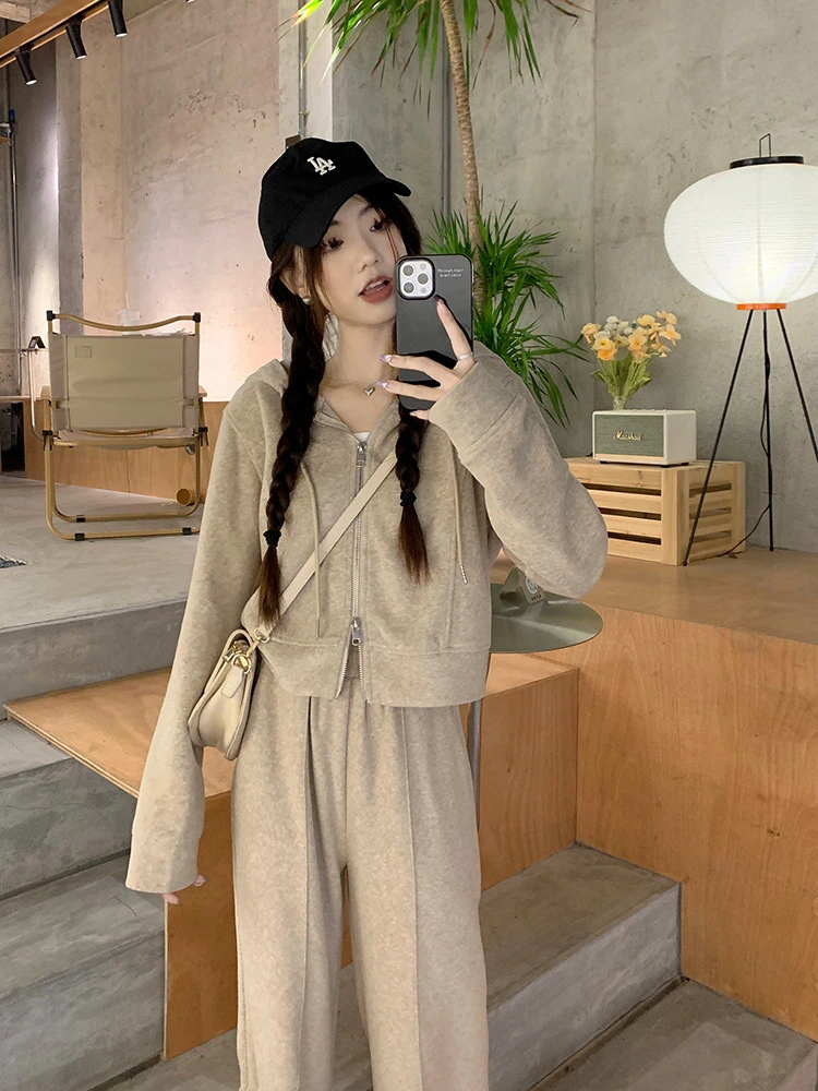 春季牛奶绒套装女休闲连帽卫衣短款外套两件套宽松显瘦韩版网红