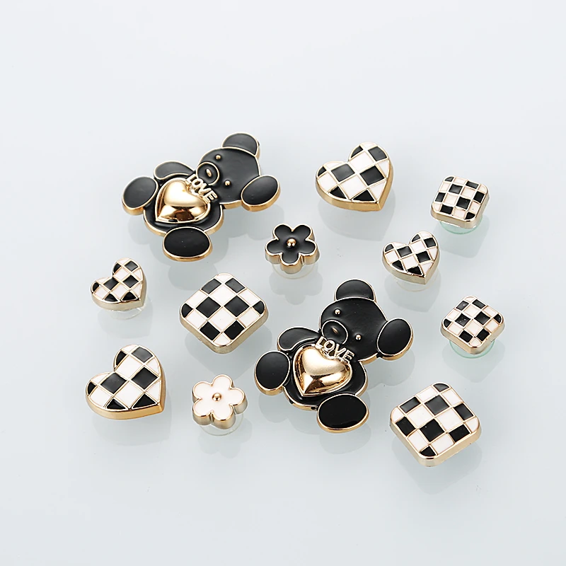 洞洞鞋鞋扣diy配饰卡通可拆时尚百搭卡骆驰配件可拆卸鞋花黑油熊