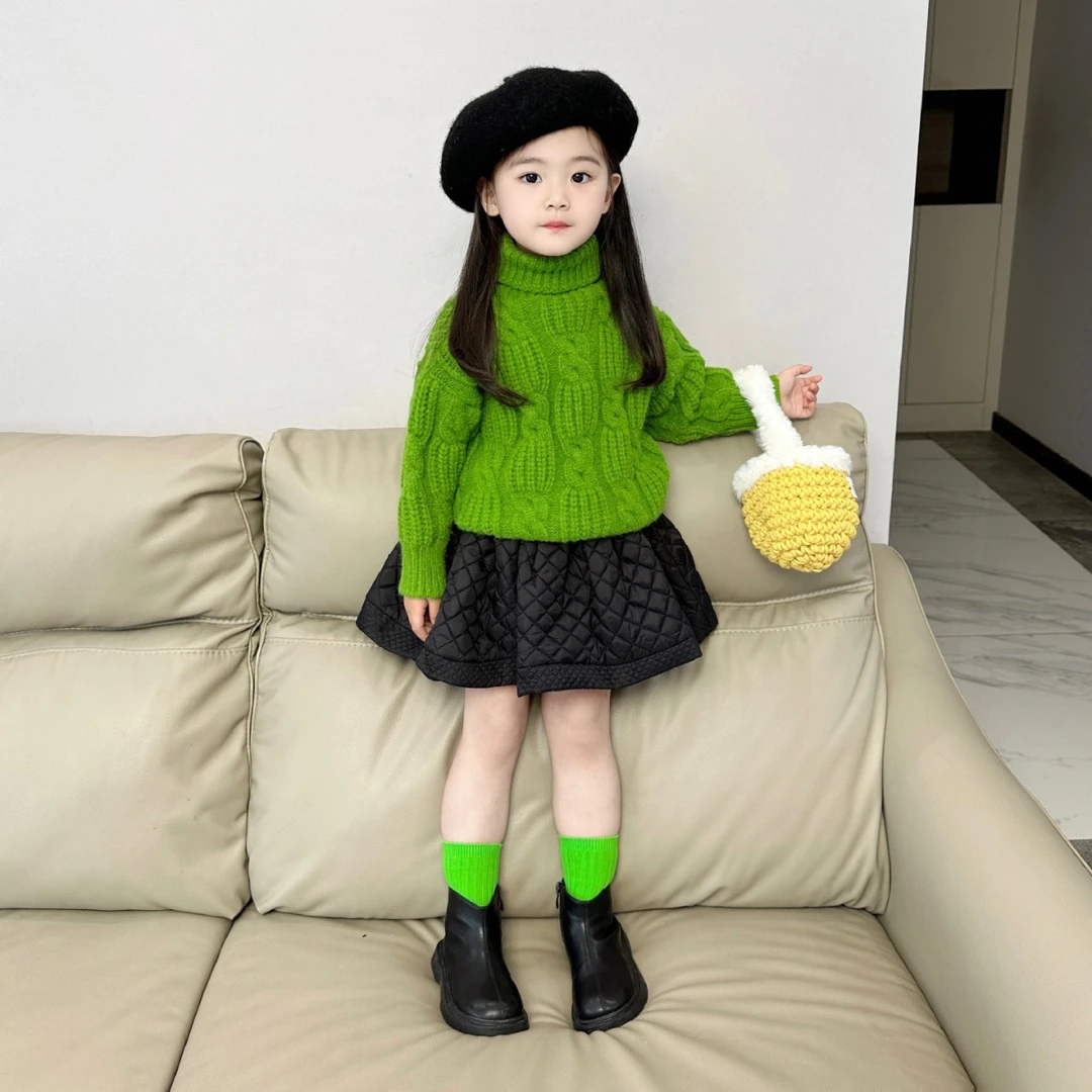 2024秋冬女童韩版绿色加厚高领麻花毛衣百搭软糯+黑色夹棉半身裙
