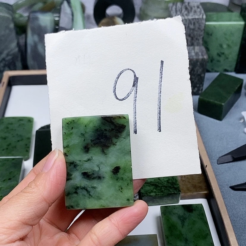 【闪购商品】和田玉珠宝半成品未镶嵌杰**r