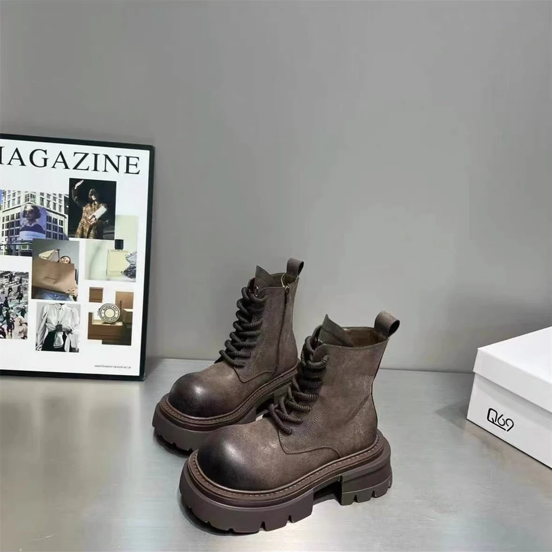 2024年韩版厚底松糕底马丁靴女款时尚百搭小个子增高炸街休闲短靴