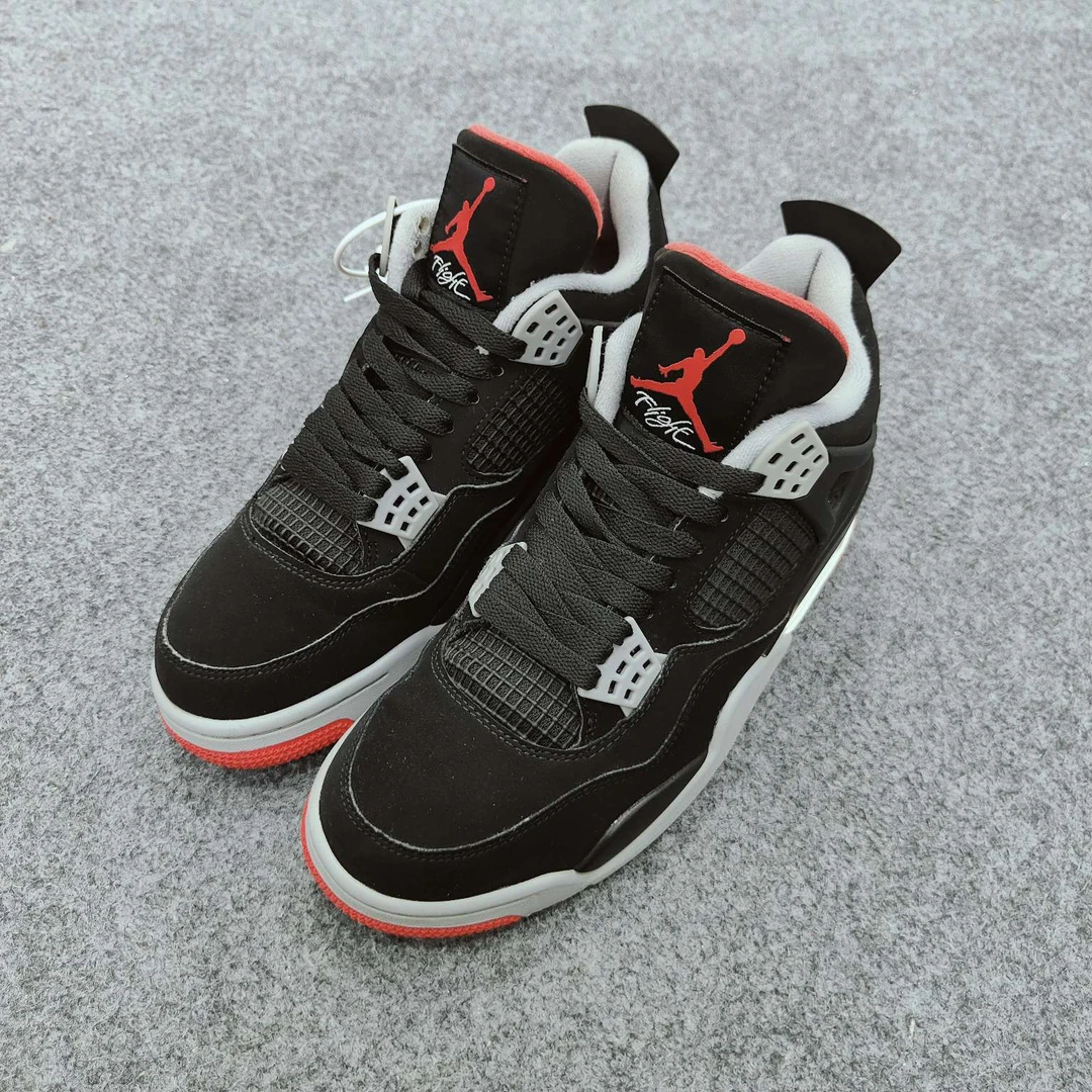 Aj4黑红 41码 TT1111鞋