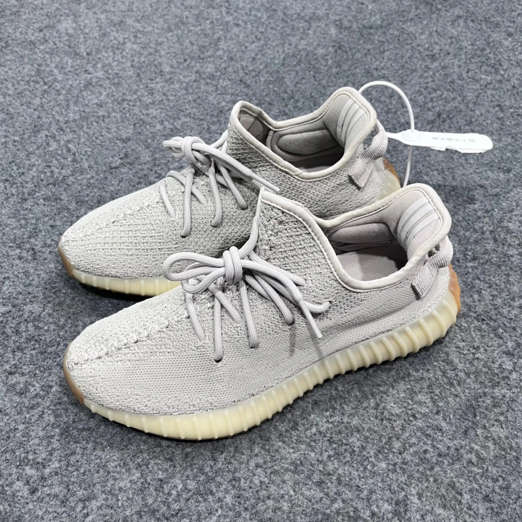 Yeezy350芝麻42码  QQ1714休闲鞋