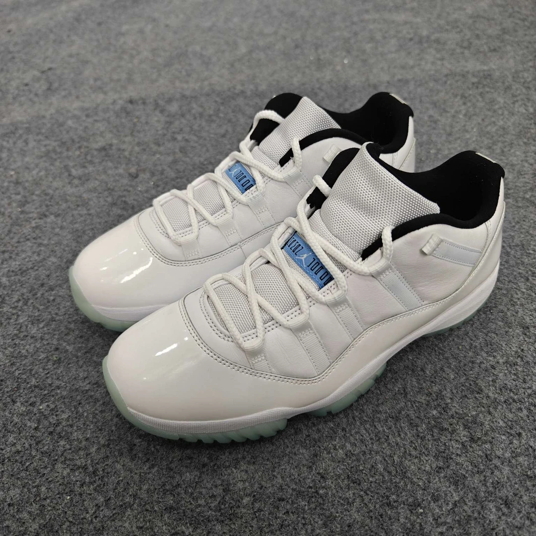 Aj11白蓝 45码原盒 成色很新 UU1201鞋