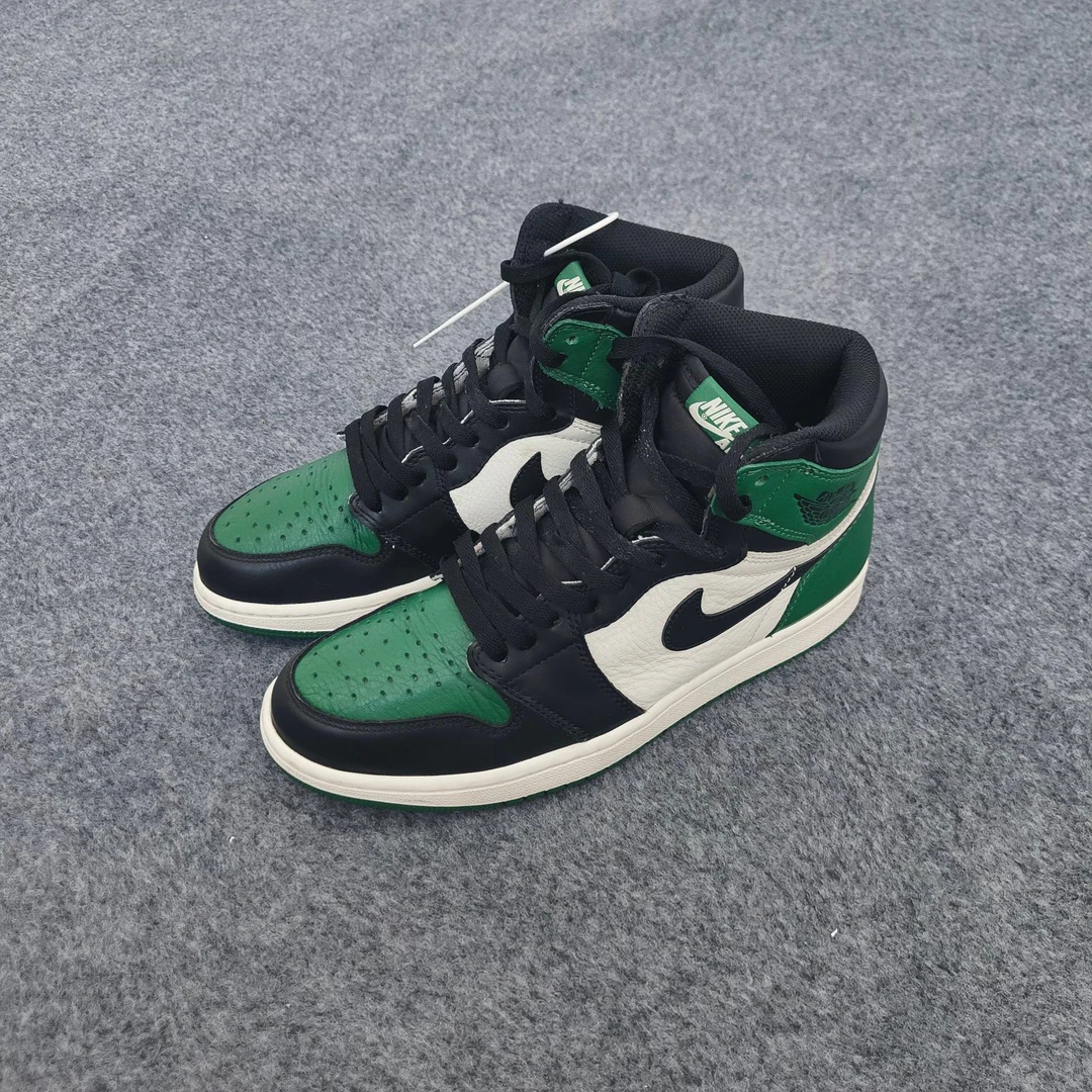 AJ1黑绿脚趾43码 RR3007