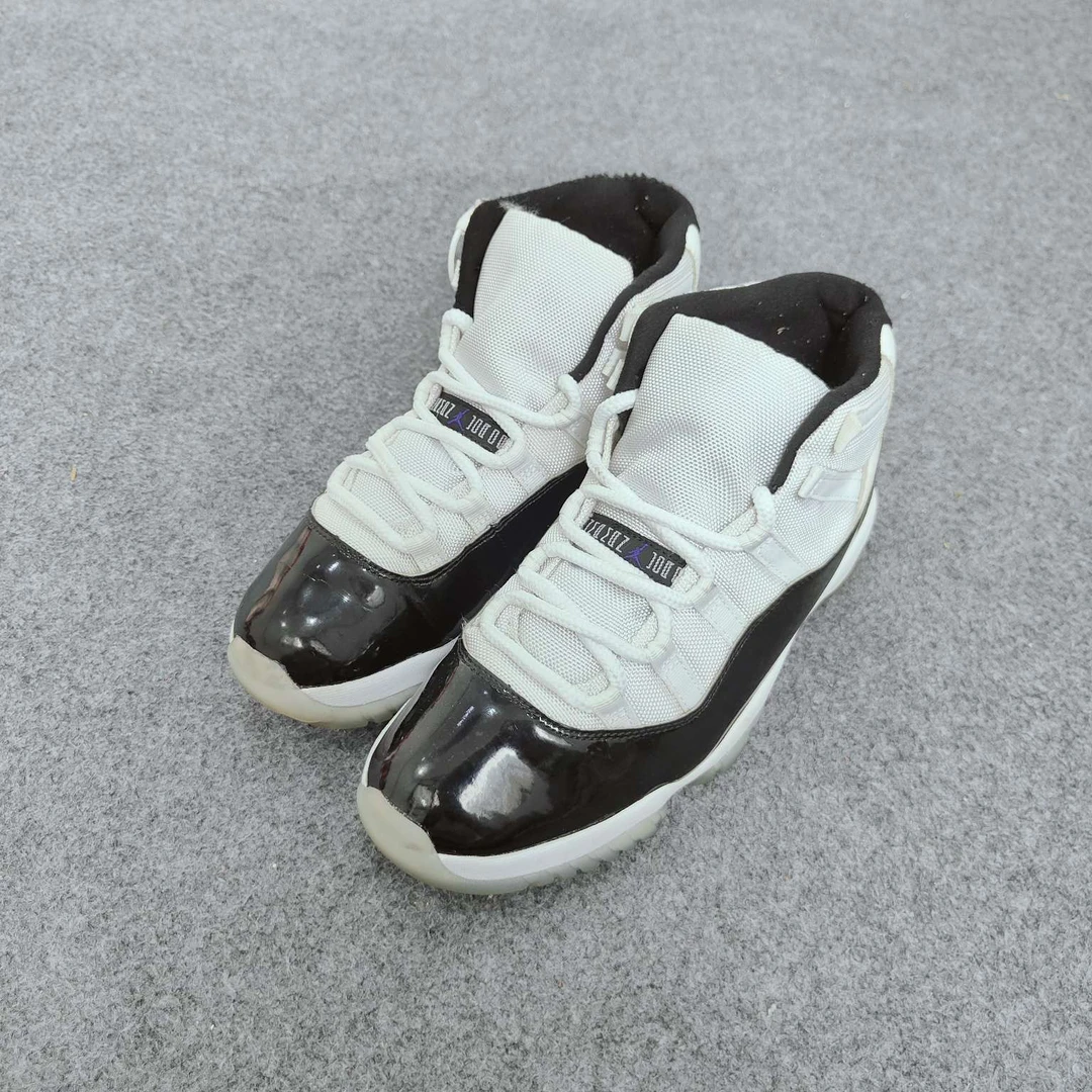 AJ11康扣 43码无盒 RR2911鞋