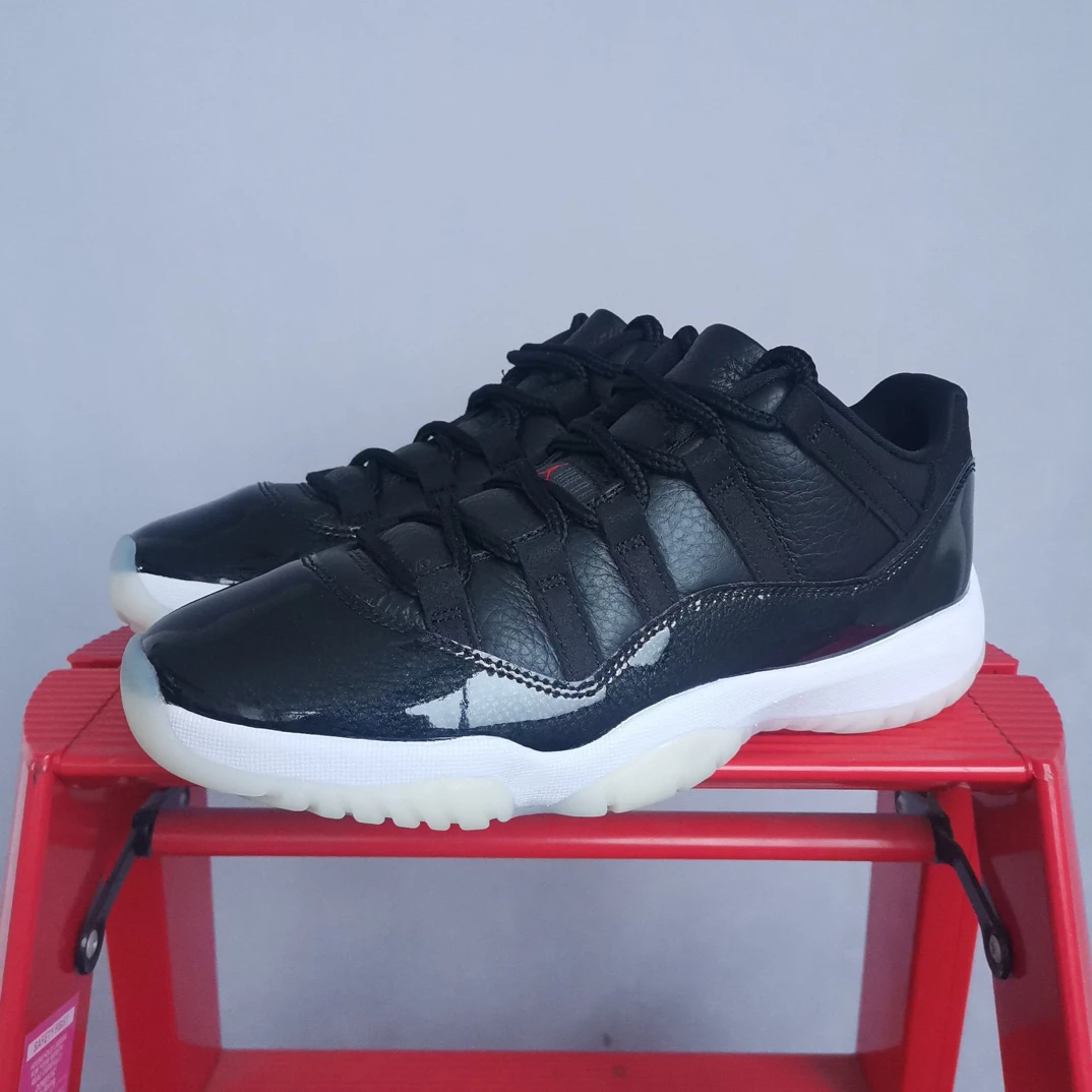 Aj11大魔王41码原盒 穿两次充新成色 KK2312 鞋