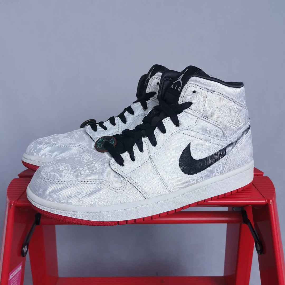 Aj1白丝绸42.5码 JJ2512