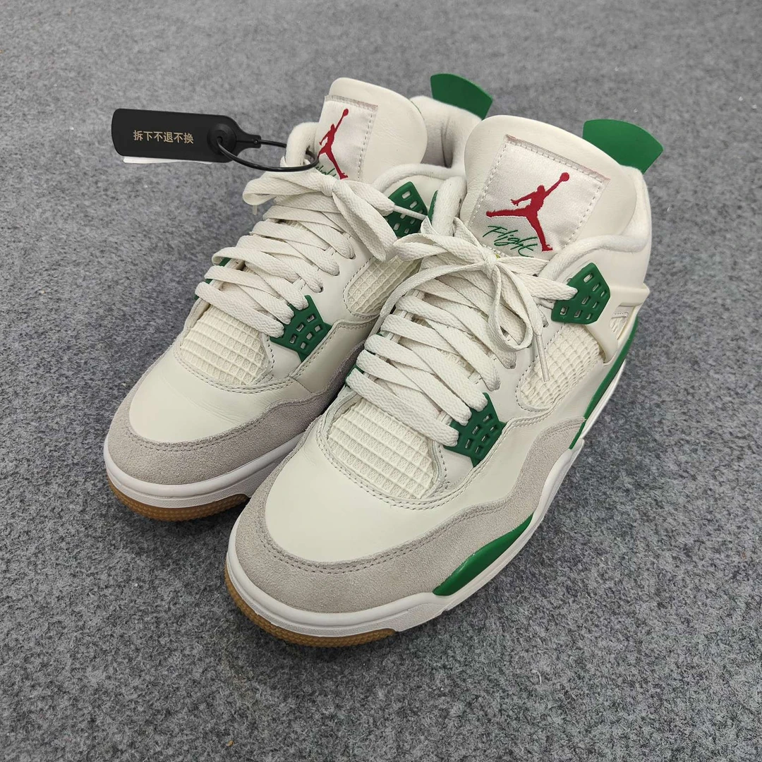 AJ4 Dunk白绿 42码 原盒 TT3104鞋