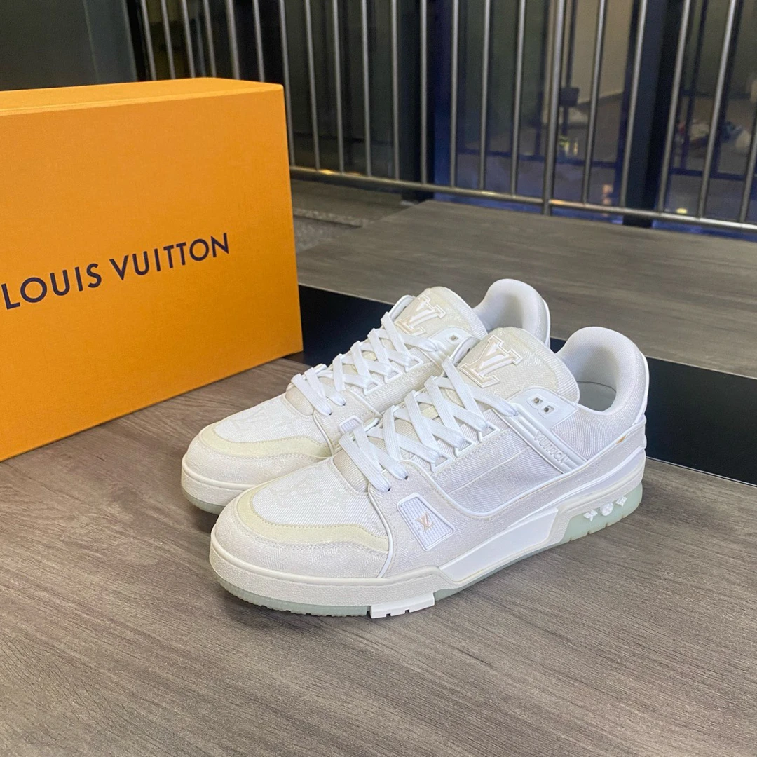 LV trainer纯白牛仔 44.5码 b0701 成色等级：A级