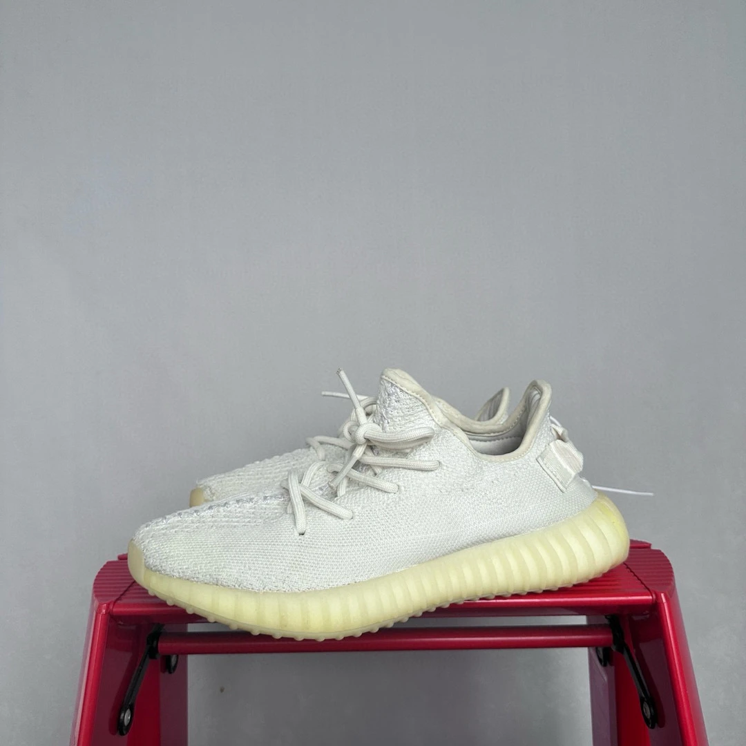 国庆特价 Yeezy350纯白40码 PP2805休闲鞋