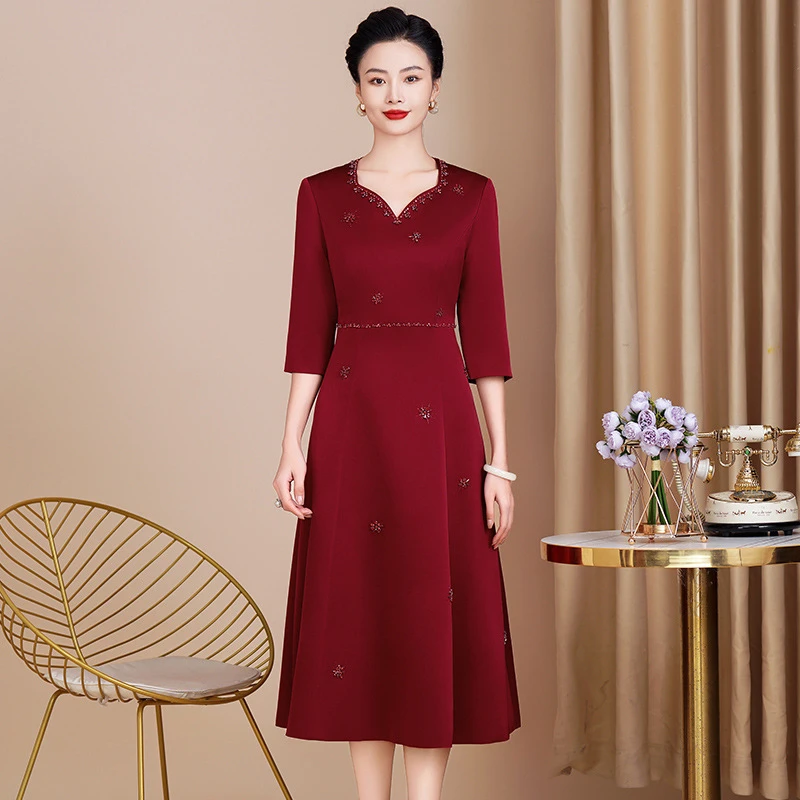 婚礼妈妈春夏礼服高端新娘结婚喜婆婆婚宴装丈母娘礼服V领连衣裙