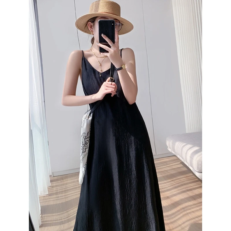 懂点吊带连衣裙女2025夏装新款法式赫本风显瘦醋酸茶歇法式连衣裙