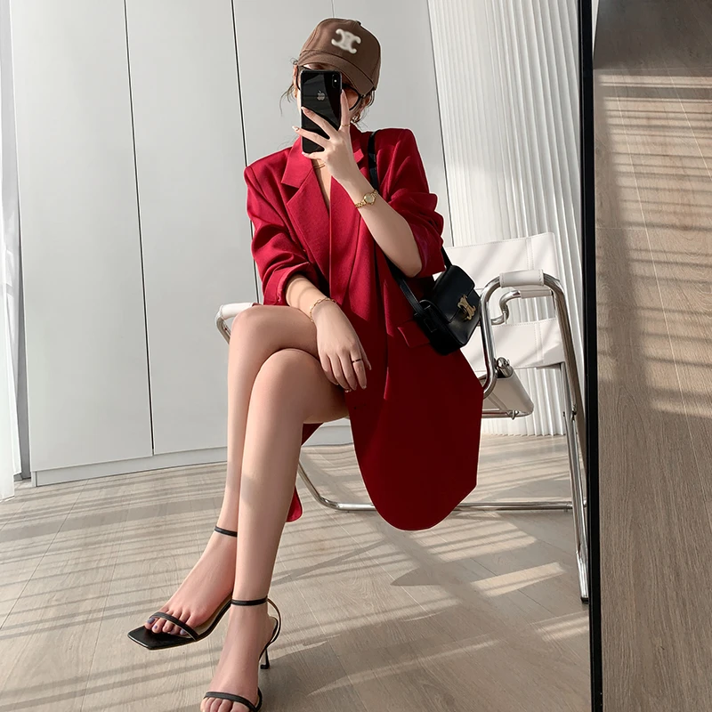 懂点西装外套女2025秋季时尚气质收腰系带显瘦oversize红色西服