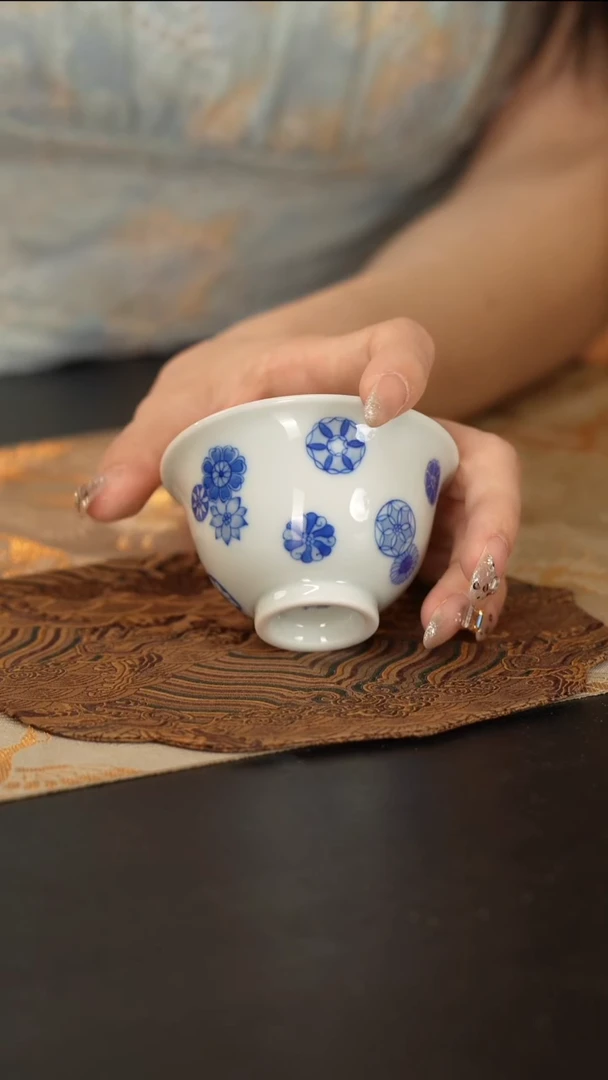 【闪购商品】杯看山柴窑         皮球花