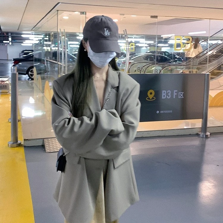 大小姐77 私服高级感！很迷这个颜色廓形休闲宽松春季西装外套