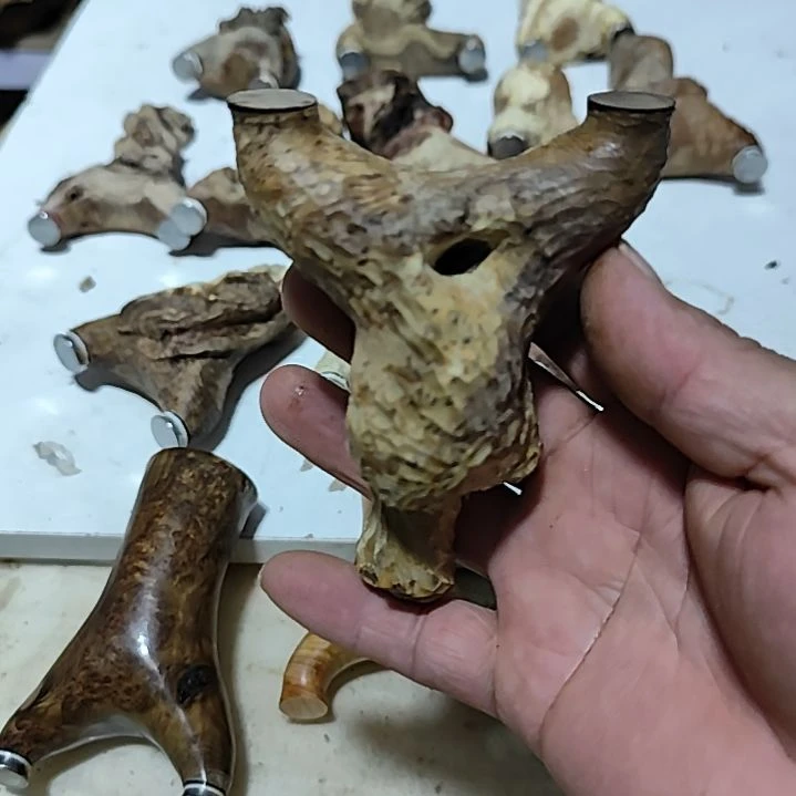 梨木H****行我很快就到，请稍微等一会儿。