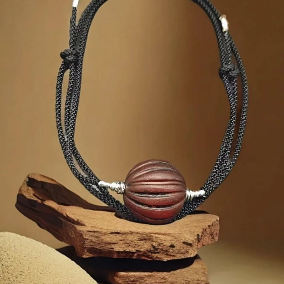 清代瓜瓞连绵瓜棱玛瑙单株挂坠 KC7346