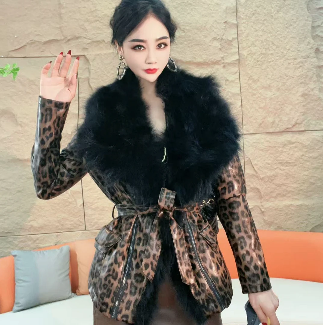 42【凡家衣橱】新款气质时尚百搭洋气轻奢小众设计貉子毛领加棉皮衣