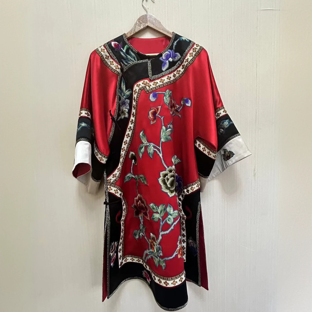 红色纯手工老绣中长款连衣裙