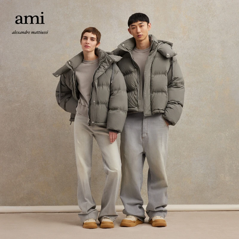 AMIPARIS设计师款轻盈羽绒服UJK402.PA0009