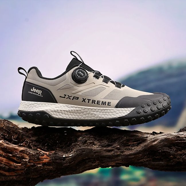 JEEP/吉普户外运动鞋男士春夏透气爬山徒步鞋透气跑步低帮登山鞋