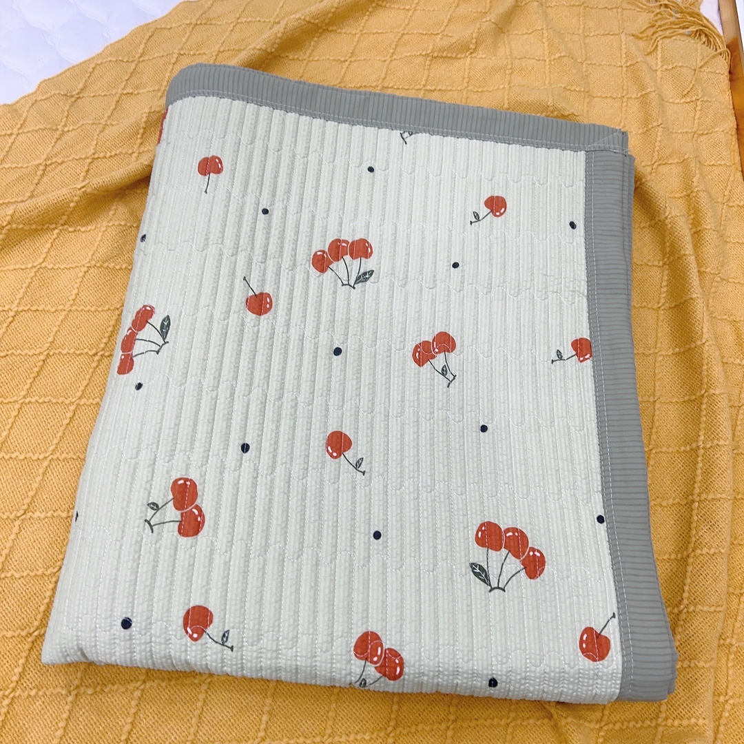 【绿底小樱桃】双面泡泡棉加厚床盖一条2×2.3多功能机洗通用