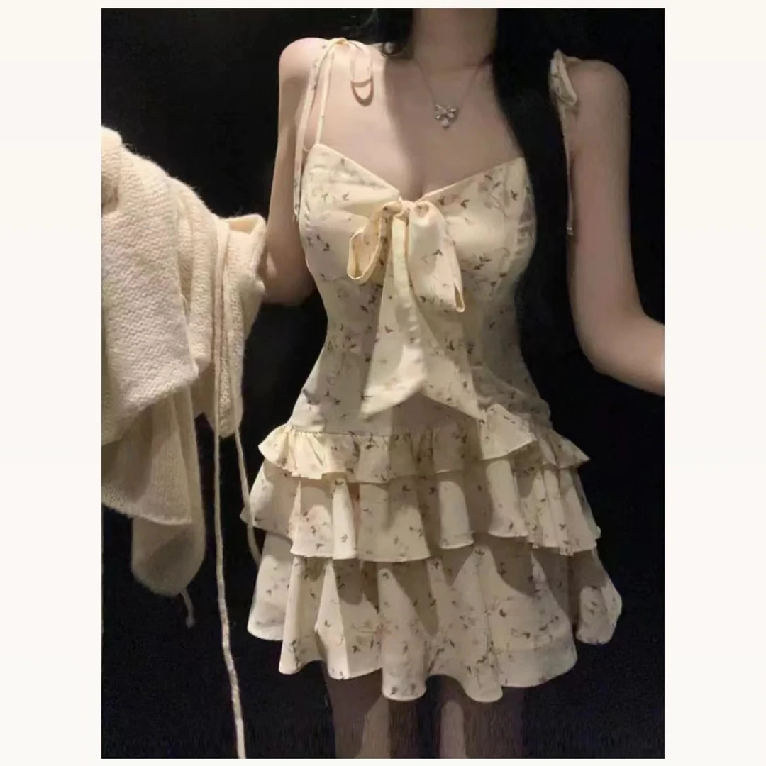 W00679绝美奶fufu连衣裙小众设计不规则蛋糕高冷御姐风小个子吊带