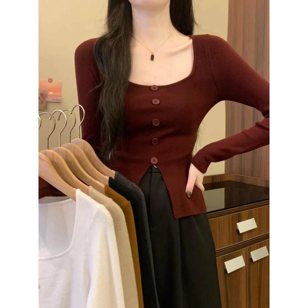 安可雷穿搭红色方领开叉长袖针织衫女秋季韩系穿搭设计感别致上衣