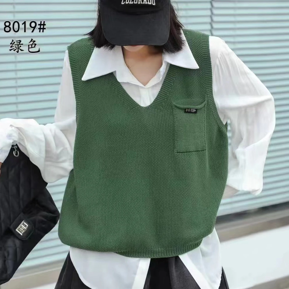 纯色V领洋气针织马甲背心上衣2024秋季新款大码胖mm超火短款坎肩