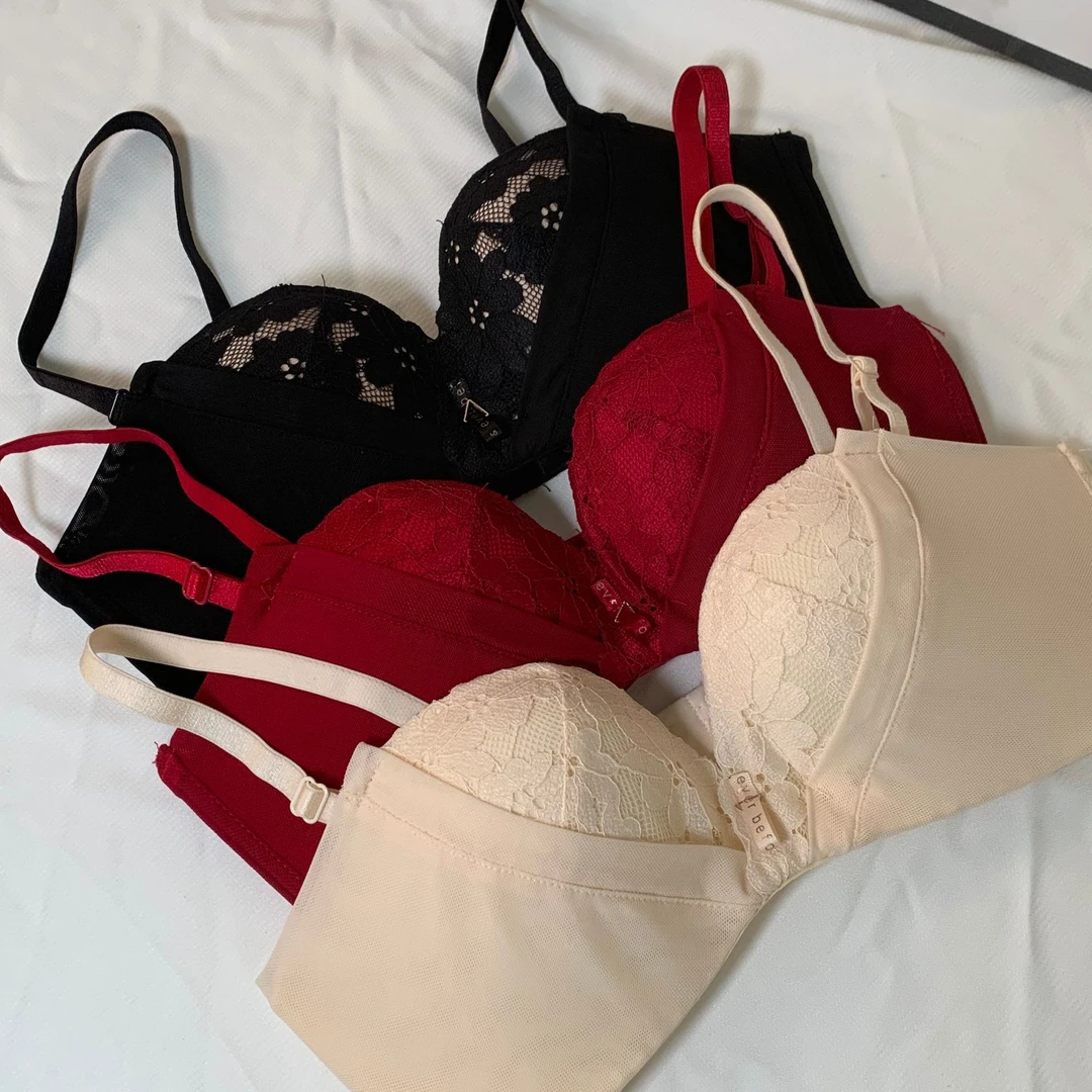 小胸罩聚拢显大上薄下厚防下垂无钢圈文胸蕾丝调整型上托