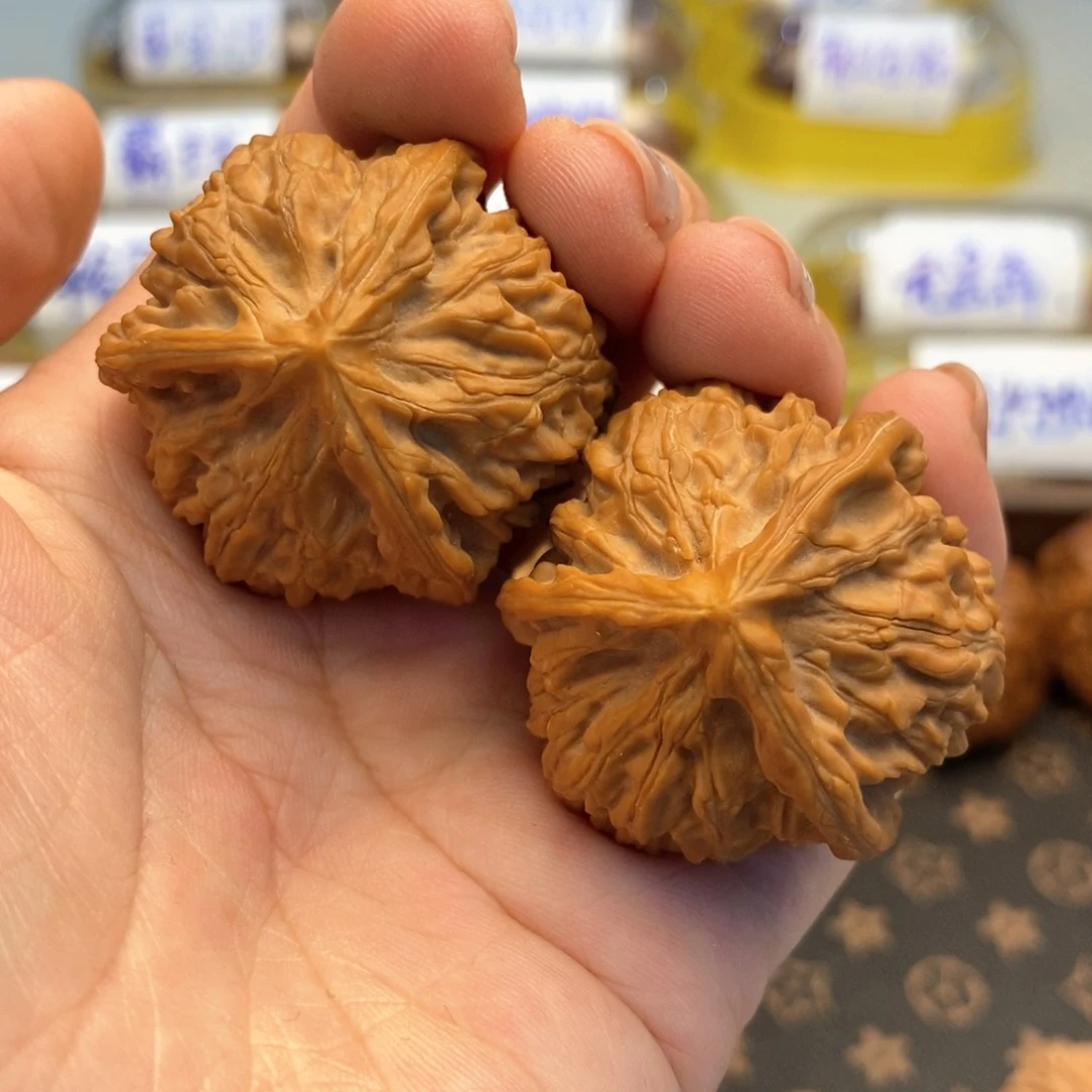【闪购商品】文玩核桃把件38尺文山奔