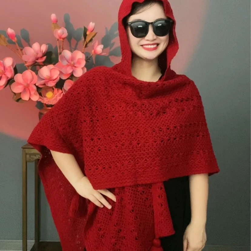 美丝宸纯色镂空针织连帽披肩外搭百搭红色旅游度假拍照斗篷外套女