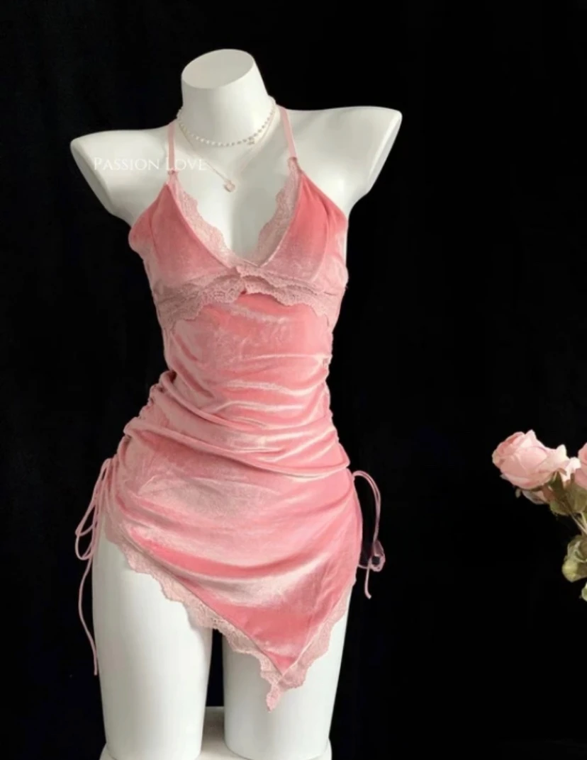 【蜜密】设计感轻奢纯欲风气质丝绒镂空性感蕾丝显瘦睡裙