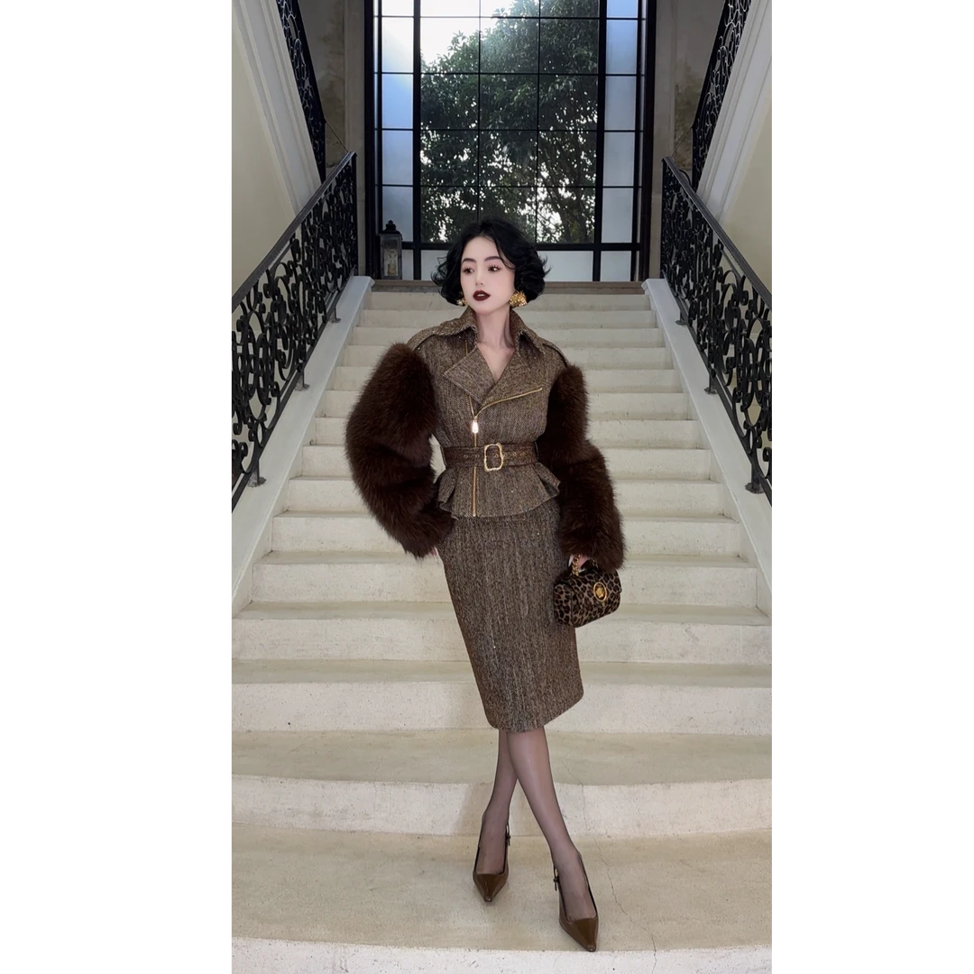 LXYJ【巴塞罗夫人】秋冬设计感复古收腰时尚套装11500