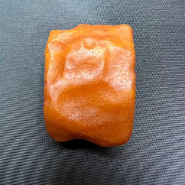 琥珀蜜蜡原石吊坠琥珀蜜蜡吊坠琥珀蜜蜡手把件全皮琥珀蜜蜡花蜡