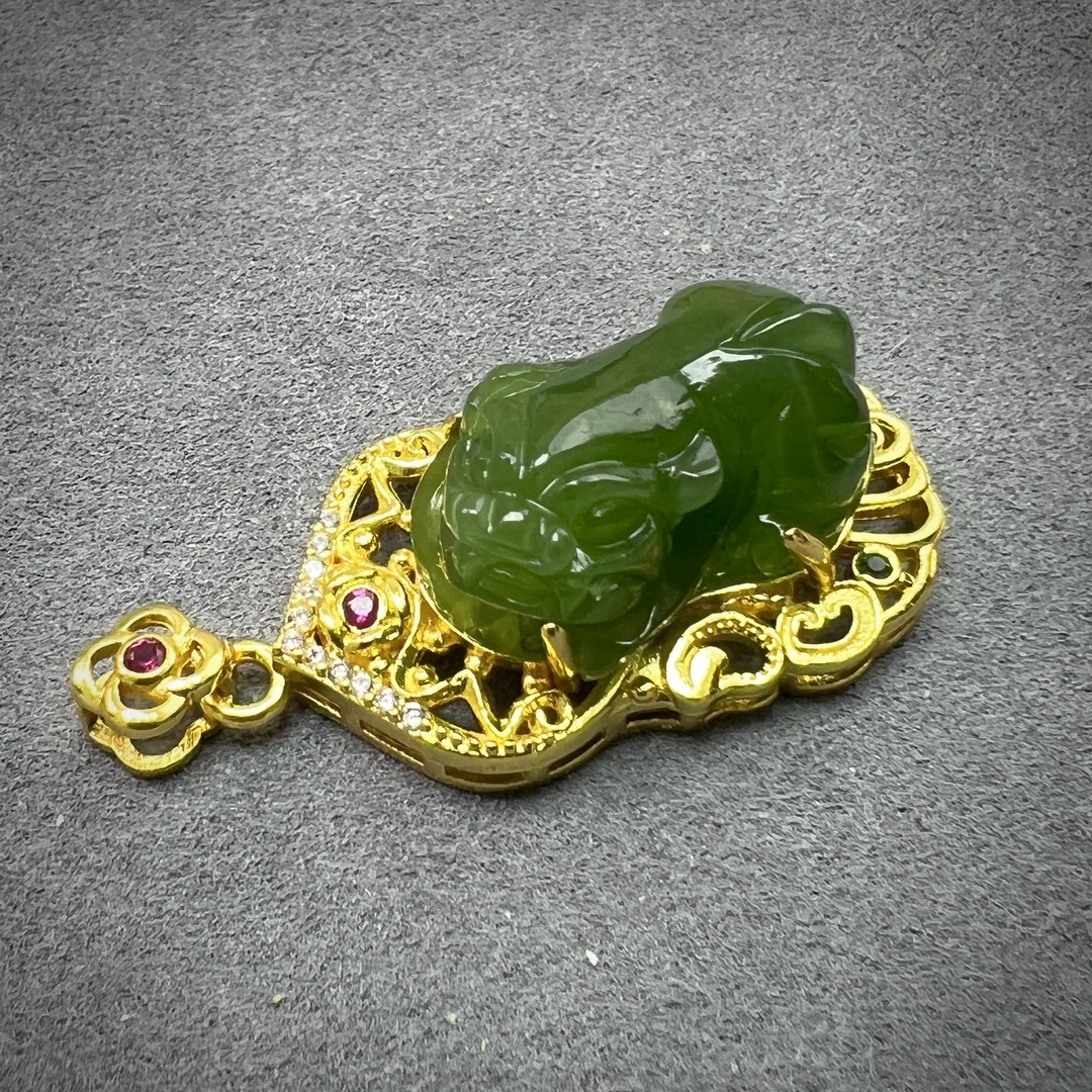 大号正品俄料碧玉貔貅吊坠和田玉辣绿皮丘项链招财瑞兽挂坠精雕