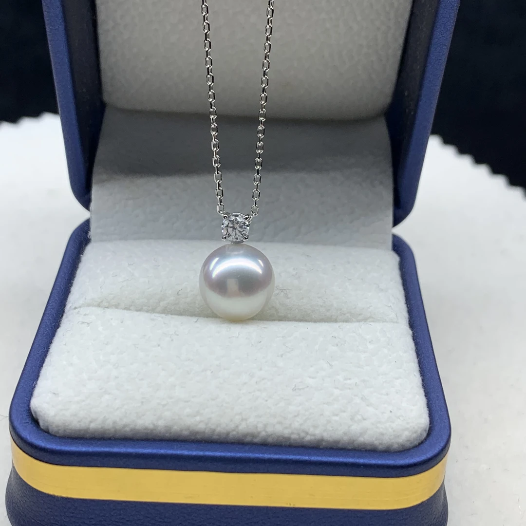 海水冷光澳白10mm镶嵌18k金 表皮干净细腻 光感透亮 百搭点位